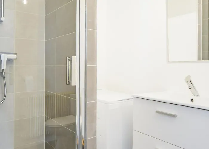 Le Cocon Des Prebendes - Hypercentre - Netflix * Τουρ